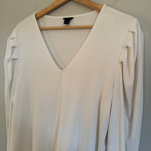 Ann Taylor Cream V-Neck Blouse - Picture 5 of 11